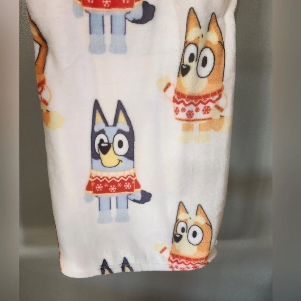 Bluey Christmas Winter Throw Blanket Fleece NEW White Red Sweater Bingo Dog